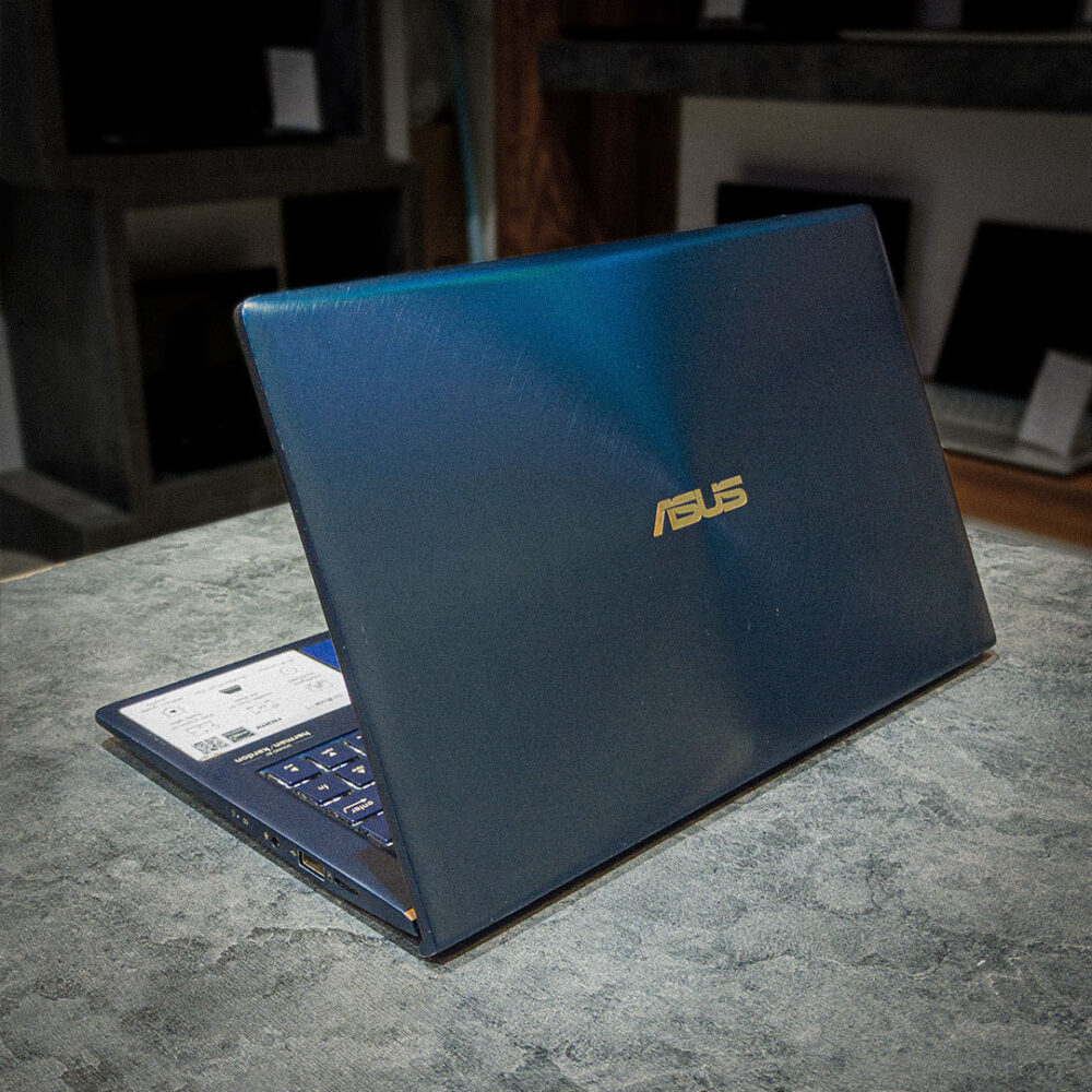 لپ تاپ گرافیکی ASUS ZenBook 13 Core i7-10510u 16Gb DDR4 512Gb SSD NVMe MX250 2G 13.3 inch FHD Stock